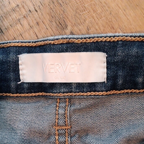 High-Rise Women’s Blue Flare Jeans with Button-Fly - Picture 2 of 4